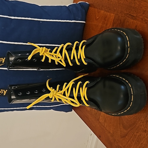 Doc Martin's Jaden platform boots - Picture 1 of 11